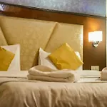 Hotel Loop Inn - Manali