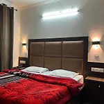 Hotel Premier Mall Road Manali