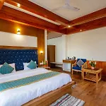 Fabhotel La Kailasha Regency
