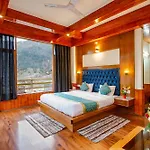 Fabhotel La Kailasha Regency