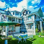 Tropical Wood Villa
