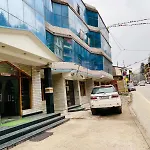 The River Front On Manali Mall Road