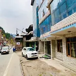 The River Front On Manali Mall Road