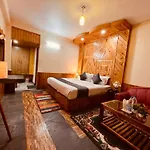 Snow Clad Riverview Hotel & Resort, Manali