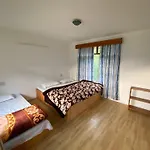 Double Dutch, Old Manali