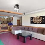Oyo 1837 Hotel Golden Meadows
