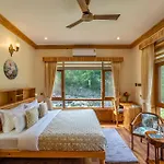 Stayvista At Amritalaya With Bonfire & Lawn