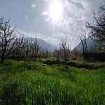 Farm Hostel & Camps