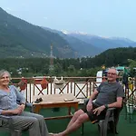 Double Dutch, Old Manali