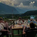 Double Dutch, Old Manali