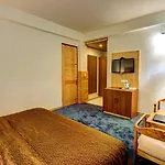 Hotel Bine Manali