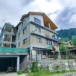 Fabhotel Arigato Cottage