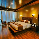 Vista Resort - Centrally Heated ! Air Cooled ! - Managed By The Four Season ! Close To Manali Mall Road