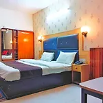 Hotel Gilbert Mountain View