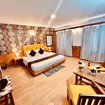 Ganga Lodge - Affordable Luxury Stay Near Mall Road Manali