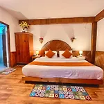 The Ganga Lodge - Affordable Luxury Stay Near Mall Road Manali