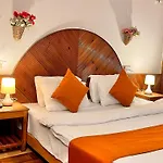 The Ganga Lodge - Affordable Luxury Stay Near Mall Road Manali