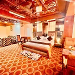 The Town House - Lavish & Luxury Rooms Near Mall Road Manali