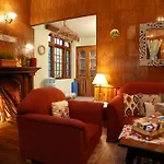 Sundazed Cottage By Edenhomes