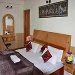 Hotel O Antriksh Cottage