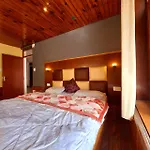 Hotel Broad View