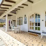 Stayvista At Ekaa House With Bbq, Bonfire, Wifi, Lawn & Pet Friendly