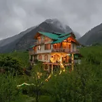 Hotel Woodshed