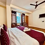 Royal View Inn