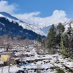 Safar Hostel Manali
