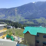Krishana Cottage A Pure Veg !!!300 M From Hadimba Temple!!!Balcony Rooms!!!Veg Restaurant!!!Couple Friendly!!!Family Cottage!!!