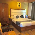 The Avenue Hotel , Manali A River Side Hotel