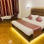 Manali Hotel Kalinga Inter Continental Near Beas River - Restaurant & Free Parking - Luxurious Room Quality - Excellent Customer Service