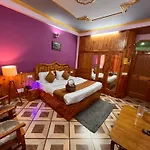 The Rama Lodge, Manali - 1,2,3,4 Bedrooms Independent Luxury Cottages Available With Mountain View