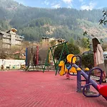 Hill River Resort - Central Heated & Air Cooled - Near Mall Road , Best Property Of Manali 2024- 2025