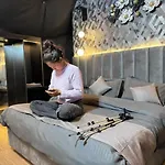 Footloose Resort , Manali