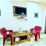 City View Hotel T R I P P Y - T U R T L E Near Park