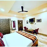 City View Hotel T R I P P Y - T U R T L E Near Park