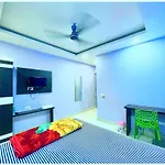 Manali Hotel H A R M O N I Near River And Temple