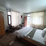 Farm Hostel & Camps