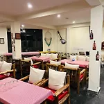 Red House Cafe And Inn
