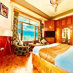 Woods Villa Cottages Manali - 1,2,3,4 Cottages & Villas Available In Manali With Scenic Mountain View