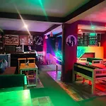 Non Stop Cafe Hostel & Stay