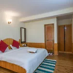 A Budget Urba- Monk Near Temple - Restaurant And Wi-Fi Facilities -Family Hotel In Manali