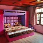 Hotel Villa Riverine Cafe & Riverview Near Mall Road Manali