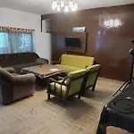 Hotel Villa Riverine Cafe & Riverview Near Mall Road Manali
