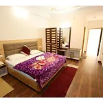 Hotel Saras Manali
