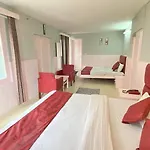 Hotel Ocean & Hotel Meadows Hill ! Rooftop Restaurant ! Near Hadimba Temple