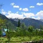Gezellig Inn - Tree Hill Cottages & Kanyal Villas