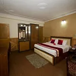 Oyo Premium Star Prini