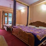 Kunal Hotel & Cottages